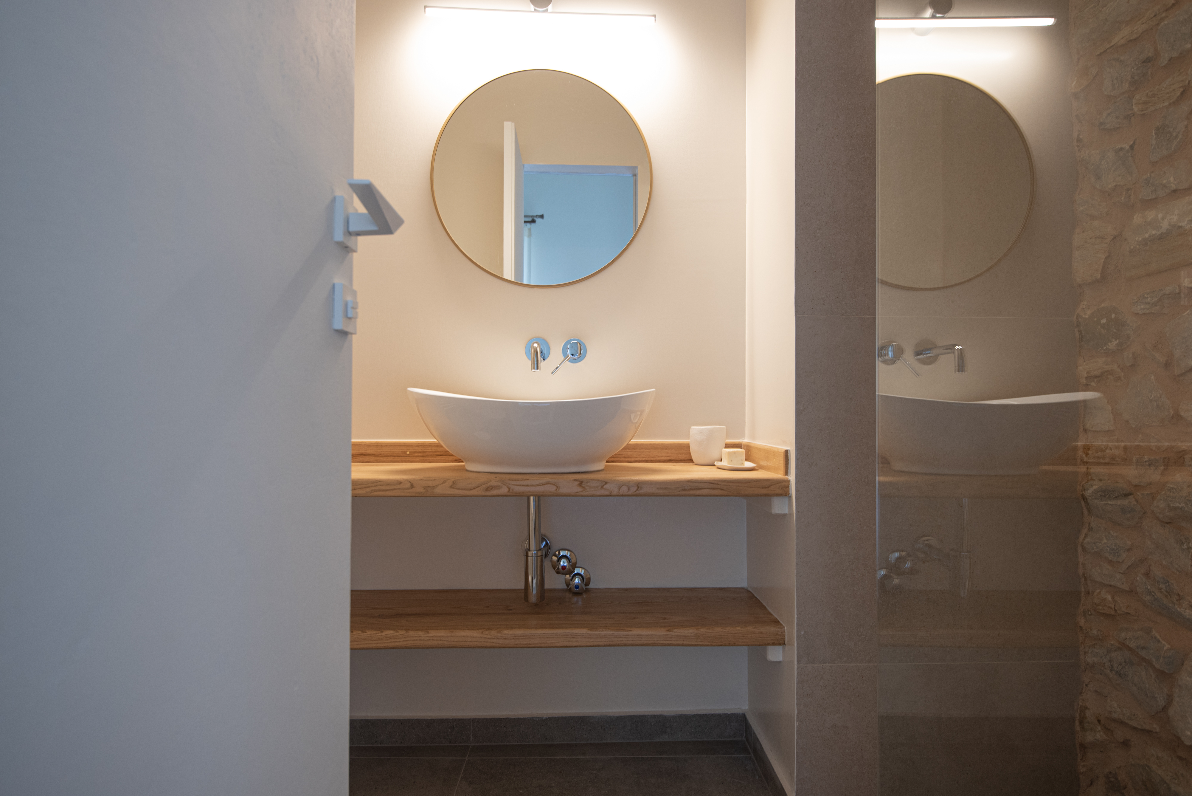 Renovated en-suite bathroom of the Train Station Room